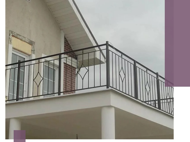 Изготовление балконных ограждений в Дзержинске из металла и стекла